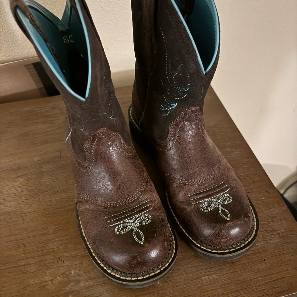 Ariat Brown Leather Boots with Embroidery